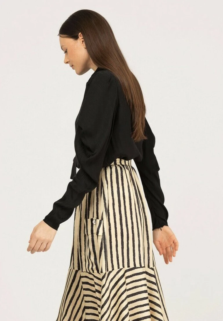 De Gasa Con Manga Frunce Y En EscoteCamicettaBlack Donna Camicie E Bluse D4J21E000-Q11 5 De Gasa Con Manga Frunce Y En EscoteCamicettaBlack Donna Camicie E Bluse D4J21E000-Q11 - immagine 5