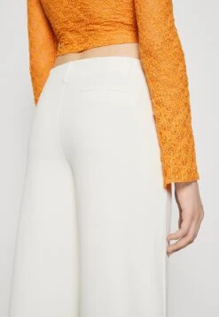 Gina Tricot Trousers - Pantaloni - Tofu 9 Gina Tricot Trousers - Pantaloni - Tofu -Vendite Next 01f6ad8ef92942b3888c52a636b34eac