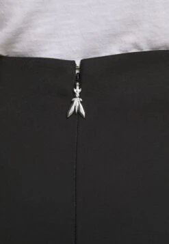 Patrizia Pepe Gonna SkirtGonna A TubinoNero Donna Gonne P1421B05Q-Q11 -Vendite Next 0466921fee1049cc9b6b60dc2ff595f5