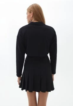 Mit Crop Schnitt - Felpa - Black 6 Mit Crop Schnitt - Felpa - Black -Vendite Next 0529a9b106434a6f83b40867f756df38