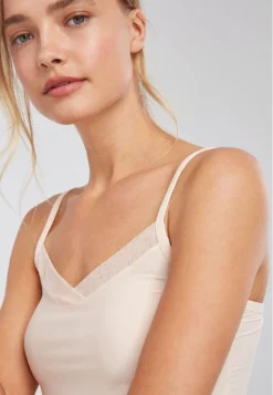 Next Cami 2 PackTopBlack Donna T-shirt E Top NX321D02Y-Q11 12 Next Cami 2 PackTopBlack Donna T-shirt E Top NX321D02Y-Q11 -Vendite Next 0611b962df6747f39e5ee26d7e816d96