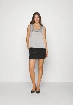 DRYKORN JeffaGonna A CampanaBlack Donna Gonne DR221B036-Q11 -Vendite Next 06201ffe4cee4248bc1617cce36c650a