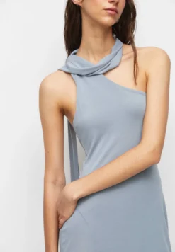 PULL & BEAR Long Asymmetric With A DetailVestito LungoLight Grey Donna Vestiti PUC21C135-C11 -Vendite Next 065619ef89344f9abe98b6d12b8bbaf8 scaled