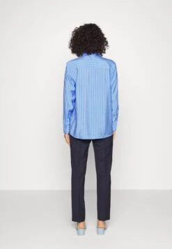 Tiger Of Sweden CrioPantaloniNavy Blue Donna Pantaloni TI521A058-K11 -Vendite Next 0e109d1a7aca46638d6070f8cb485288