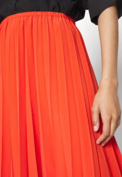 B.young Bydeson Skirt - Gonna A Campana - Aurora Red -Vendite Next 0e36d34e5bbc45568f270fa4b766d3d9 scaled