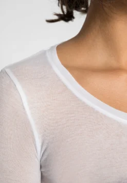 American Vintage Maglietta A Manica LungaBlanc Donna T-shirt E Top AM221D06L-A11 9 American Vintage Maglietta A Manica LungaBlanc Donna T-shirt E Top AM221D06L-A11 -Vendite Next 181542eef6bd47328ac76472b70befd0 scaled