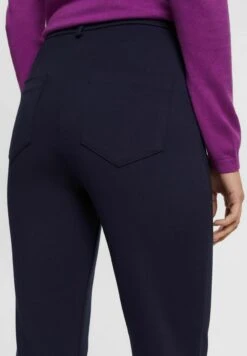 ESPRIT Woven RegularPantaloniNavy Donna Pantaloni ES121A128-K11 13 ESPRIT Woven RegularPantaloniNavy Donna Pantaloni ES121A128-K11 -Vendite Next 1b48e39b84c24c65ba4e94ed9838f5b5