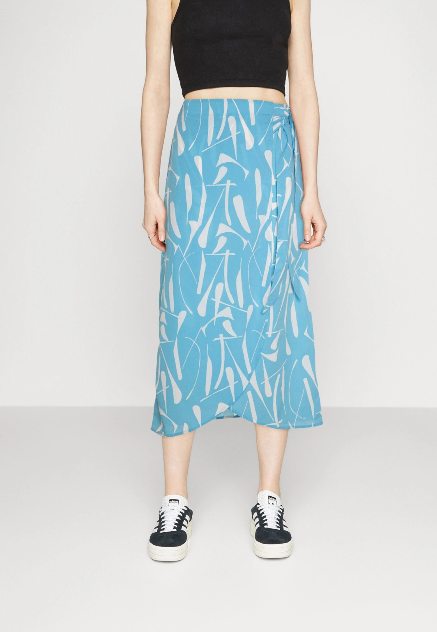 Monki Gonna A PortafoglioBlue/Multi-Coloured Donna Gonne MOQ21B05V-K11 1 Monki Gonna A PortafoglioBlue/Multi-Coloured Donna Gonne MOQ21B05V-K11