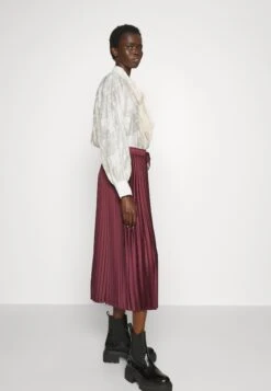 Marella ImmuneGonna A PiegheBordeaux Donna Gonne M7521B01U-G11 -Vendite Next 1f84caf4fd8a4738a5e34daa68a68787