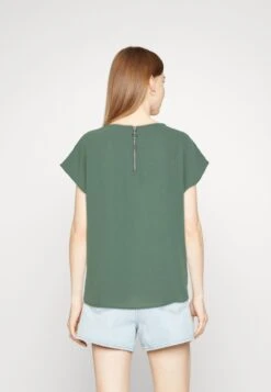 Vero Moda VmingeCamicettaDark Forest Donna Camicie E Bluse VE121E3D6-M11 8 Vero Moda VmingeCamicettaDark Forest Donna Camicie E Bluse VE121E3D6-M11 -Vendite Next 28b8e12d4c784acfa9d326bcc5a98cfd