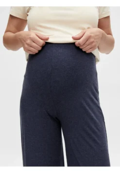 Mamalicious Mlpetra Wide Slit Jrs HwPantaloniParisian Night Donna Pantaloni M6429B09S-K11 11 Mamalicious Mlpetra Wide Slit Jrs HwPantaloniParisian Night Donna Pantaloni M6429B09S-K11 -Vendite Next 2b6690a2d7a44ccbad03ee8a75f8b57a scaled