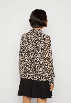 Object Jmila L/S High Neck NoosCamicettaBlack Donna Camicie E Bluse OB121E0M2-Q12 8 Object Jmila L/S High Neck NoosCamicettaBlack Donna Camicie E Bluse OB121E0M2-Q12 -Vendite Next 2cbc8f2a77a34079afab771f2093b83e scaled