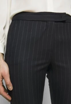 MAX & Co. MonopoliPantaloniChina Blue Pattern Donna Pantaloni MQ921A04D-K12 -Vendite Next 2ce72d089ee448979e699f88a1b1f7c0