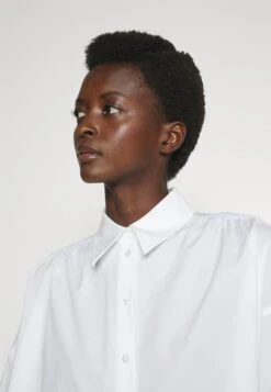 DRYKORN FlannaCamiciaWhite Donna Camicie E Bluse DR221E0AT-A11 10 DRYKORN FlannaCamiciaWhite Donna Camicie E Bluse DR221E0AT-A11 -Vendite Next 2de17f354a354c76879e9545d1ad6d2e