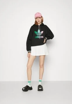 Adidas Originals Adicolor 70S Cropped HoodieFelpaBlack Donna Felpe AD121J1EZ-Q11 10 Adidas Originals Adicolor 70S Cropped HoodieFelpaBlack Donna Felpe AD121J1EZ-Q11 -Vendite Next 3429d2f4d2f94ab1be017785d77e8c46