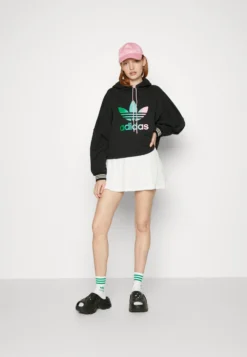 Adidas Originals Adicolor 70S Cropped HoodieFelpaBlack Donna Felpe AD121J1EZ-Q11 -Vendite Next 3429d2f4d2f94ab1be017785d77e8c46 scaled