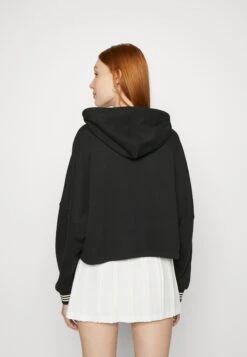 Adidas Originals Adicolor 70S Cropped HoodieFelpaBlack Donna Felpe AD121J1EZ-Q11 12 Adidas Originals Adicolor 70S Cropped HoodieFelpaBlack Donna Felpe AD121J1EZ-Q11 -Vendite Next 379230abdb3343a79a256910bb07159e