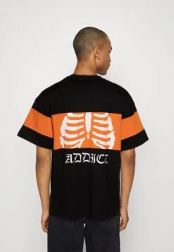 NIGHT ADDICT UnisexT-Shirt Con StampaBlack Donna T-shirt E Top NIJ21001Y-Q11 8 NIGHT ADDICT UnisexT-Shirt Con StampaBlack Donna T-shirt E Top NIJ21001Y-Q11 -Vendite Next 3bb7a9690cb942528ca9511ea0c6ab3f