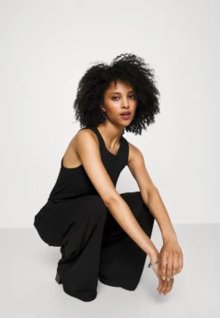 Rib Cutaway TankTopBlack Donna T-shirt E Top B3E21D00D-Q11 9 Rib Cutaway TankTopBlack Donna T-shirt E Top B3E21D00D-Q11 -Vendite Next 3df55a0c134e4e768802bec6ce27577e scaled