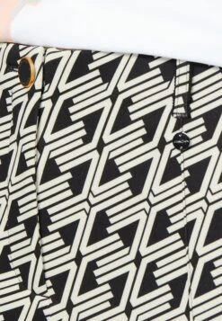 MARC CAIN PantaloniBlack Donna Pantaloni M4R21A0AL-Q11 -Vendite Next 3f8a71929296471582d01e165b602ca7