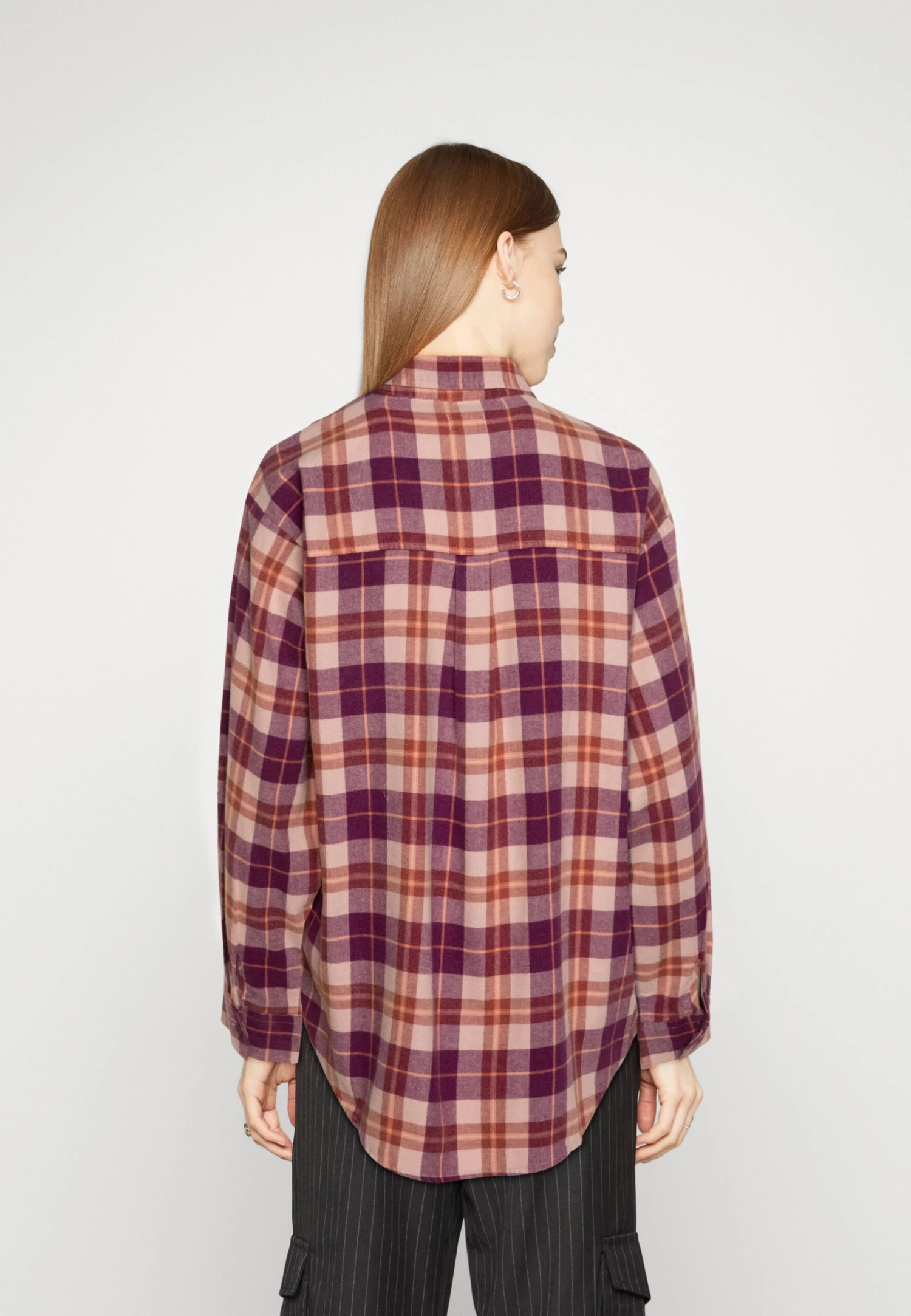 COTTON ON BoyfriendCamiciaCarrie/Soft Berry Donna Camicie E Bluse C1Q21E029-I11 3 COTTON ON BoyfriendCamiciaCarrie/Soft Berry Donna Camicie E Bluse C1Q21E029-I11 - immagine 3