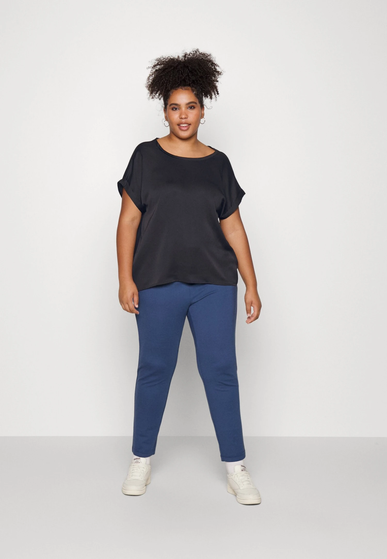 VielletteCamicettaBlack Donna Camicie E Bluse V0H21E00Q-Q11 2 VielletteCamicettaBlack Donna Camicie E Bluse V0H21E00Q-Q11 - immagine 2