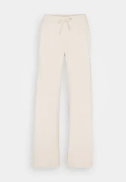 Nike Sportswear Club Pant WidePantaloni SportiviSanddrift/White Donna Pantaloni NI121A0MA-B11 -Vendite Next 4454efd269704daeb40d33bc03a0f121 scaled