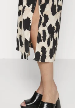 Vibelina Midi Skirt - Gonna A Campana - Black -Vendite Next 4ba5159f43d74a9db2e4138e93cb6488 scaled