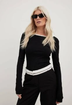 NA-KD Mit Tiefem Rücken Und KontrastbindungMaglietta A Manica LungaBlack White Donna T-shirt E Top NAA21D1B6-Q11