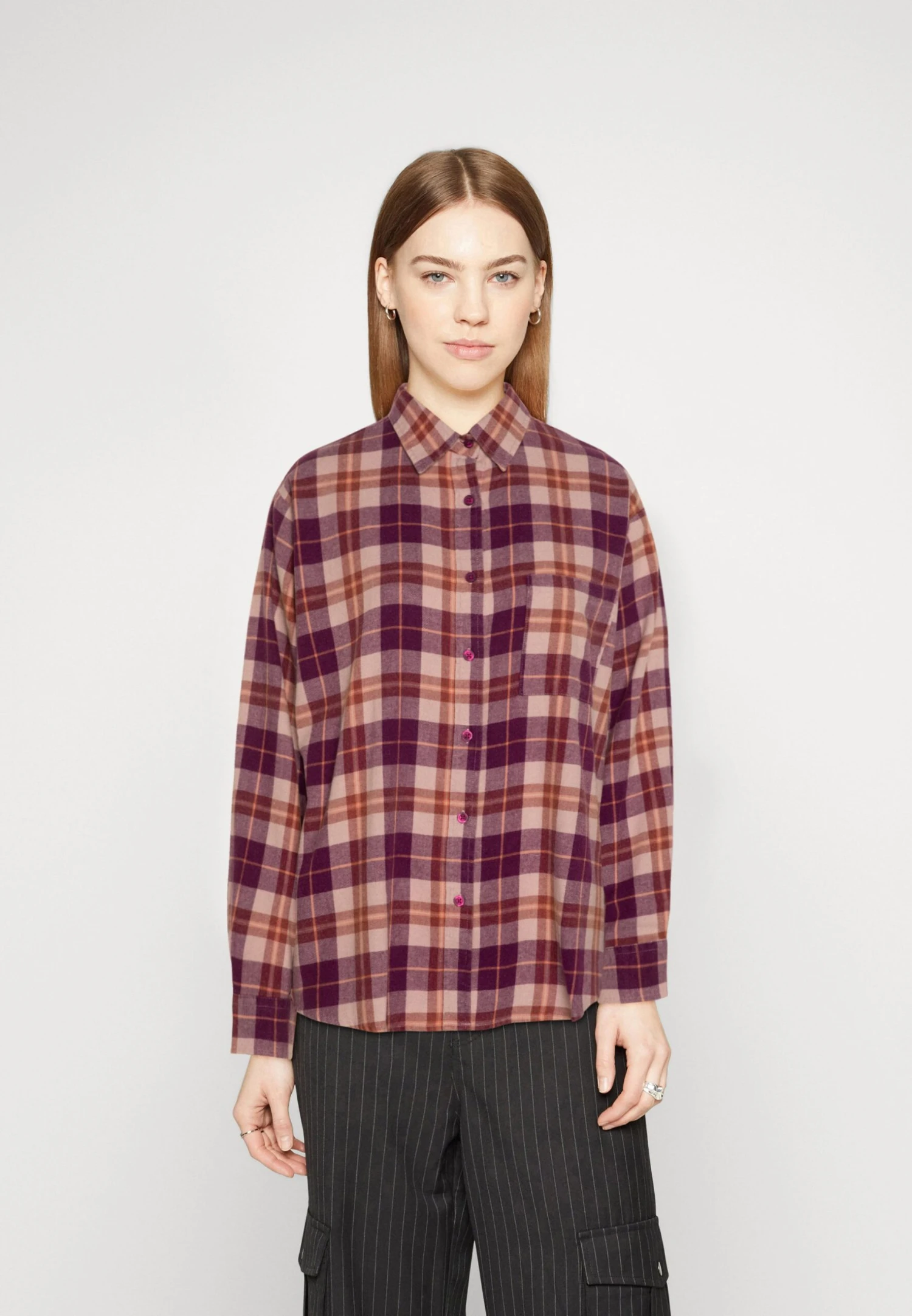 COTTON ON BoyfriendCamiciaCarrie/Soft Berry Donna Camicie E Bluse C1Q21E029-I11 1 COTTON ON BoyfriendCamiciaCarrie/Soft Berry Donna Camicie E Bluse C1Q21E029-I11