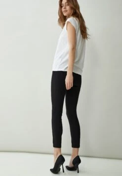 Minus Micarma Pants 7/8 - Chino - Black 12 Minus Micarma Pants 7/8 - Chino - Black -Vendite Next 55824c490cbc4bc4820ecf89beca73b8