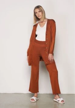 Comfortable Set With Elastic Waistband - Cardigan - Brown