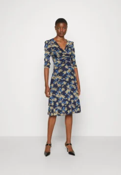 Ivan Reversible DressVestito EstivoNavy/Tiny Bean Donna Vestiti DF221C0JF-K11 -Vendite Next 5bdd9827342347c5b250f2a8f37e71f5 scaled