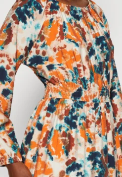 Tom Tailor Feminine DressVestito EstivoGrey/Orange Donna Vestiti TO221C0PZ-T11 -Vendite Next 62ce782533bf4318af57dc621022bf1c scaled