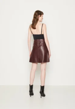 Selected Femme Slfnew Ibi Mw B Noos - Gonna A Campana - Wine 8 Selected Femme Slfnew Ibi Mw B Noos - Gonna A Campana - Wine -Vendite Next 670917b3e6ec4893bb7b3e54e911443c scaled