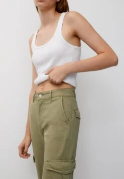 PULL & BEAR Pocket Pantaloni CargoDark Green Donna Pantaloni PUC21A0SC-M11 -Vendite Next 6fc0629d8e3d463bbf09b062b1d0323b