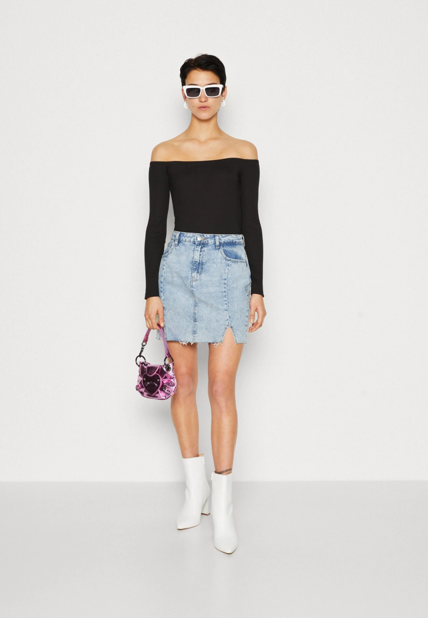 Noisy May Nmelinor Off ShoulderMaglietta A Manica LungaBlack Donna T-shirt E Top NM321D0TK-Q11 2 Noisy May Nmelinor Off ShoulderMaglietta A Manica LungaBlack Donna T-shirt E Top NM321D0TK-Q11 - immagine 2