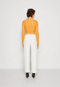 Gina Tricot Trousers - Pantaloni - Tofu -Vendite Next 71e4357c57e64f54a022709fa6e88ac2 scaled