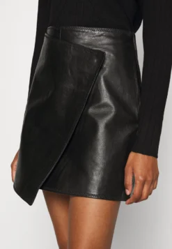 Yascut SkirtMinigonnaBlack Donna Gonne YA521B010-Q11 -Vendite Next 7233c3942615413bae4273b83c76c59c scaled