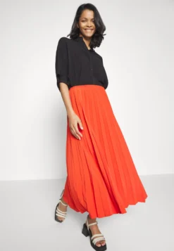 B.young Bydeson Skirt - Gonna A Campana - Aurora Red -Vendite Next 74bd75967b4e421ba6dfb9ca43dee771 scaled