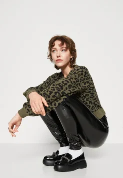 ONLY OnllolaLeggingsBlack Donna Pantaloni ON321A23N-Q11 9 ONLY OnllolaLeggingsBlack Donna Pantaloni ON321A23N-Q11 -Vendite Next 77cdedb06baf4b1999520d56cc2d8398 scaled