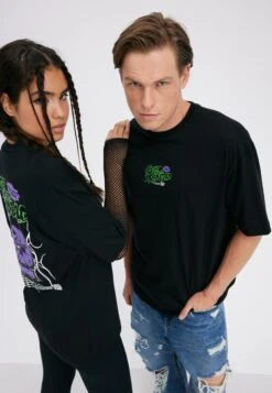 YOURTURN UnisexT-Shirt Con StampaBlack Donna T-shirt E Top YO121015M-Q11 -Vendite Next 790ede5e5b654aa5a2b7f2c232c4dc61