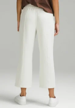 Lululemon Softstreme High-Rise Straight-Leg CropPantaloni SportiviBone Donna Pantaloni LLS41E016-A11 -Vendite Next 7a0bdfe9ad32410392aec2012b4ce700 scaled