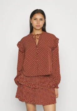 Pepe Jeans KittyCamicettaMulti Donna Camicie E Bluse PE121E0NR-G11 9 Pepe Jeans KittyCamicettaMulti Donna Camicie E Bluse PE121E0NR-G11 -Vendite Next 7b7d66e7e9c841f7b162cc8f871a95cd