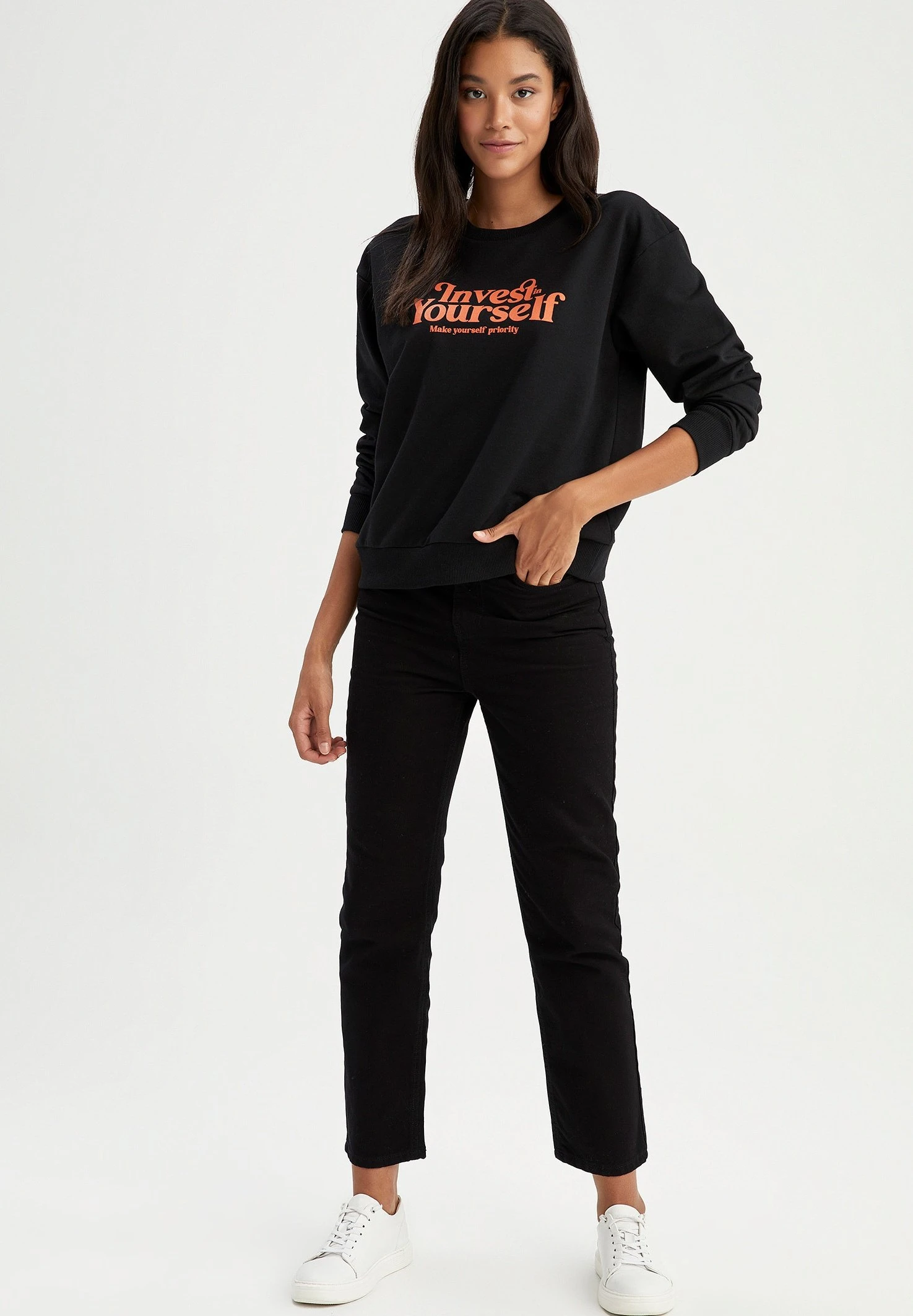 DeFacto Regular FitFelpaBlack Donna Felpe DEZ21J0IA-Q11 2 DeFacto Regular FitFelpaBlack Donna Felpe DEZ21J0IA-Q11 - immagine 2