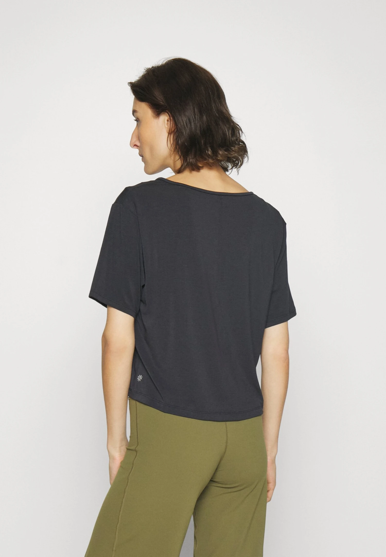 Athleta Essence Explore Crop TeeT-Shirt BasicBlack Donna T-shirt E Top ATI41D036-Q11 3 Athleta Essence Explore Crop TeeT-Shirt BasicBlack Donna T-shirt E Top ATI41D036-Q11 - immagine 3