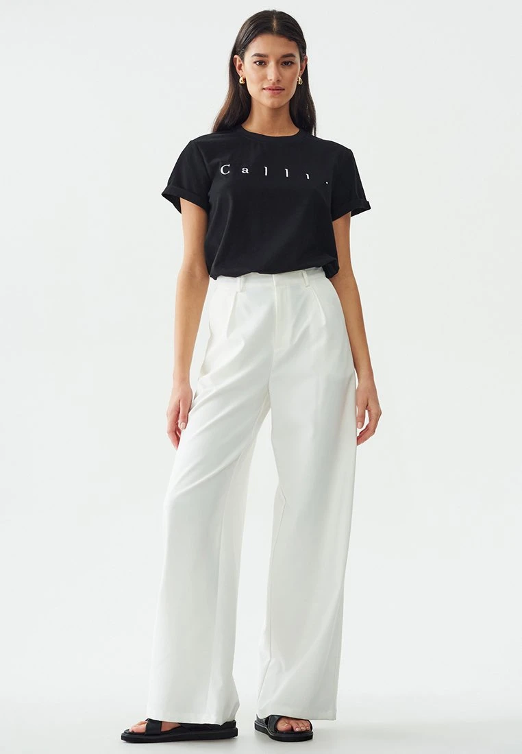 Calli Logo T-Shirt Con StampaBlackWhite Emb Donna T-shirt E Top CFY21D03B-Q11 2 Calli Logo T-Shirt Con StampaBlackWhite Emb Donna T-shirt E Top CFY21D03B-Q11 - immagine 2