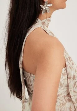 NA-KD Mit Schal-Detail - Top - Flower Melange 7 NA-KD Mit Schal-Detail - Top - Flower Melange -Vendite Next 90ebd6afb107499f8d486a1f3f6a60cb