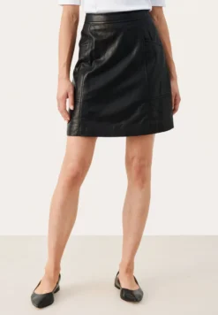 Part Two CharitaGonna A CampanaBlack Donna Gonne P2121B05C-Q11