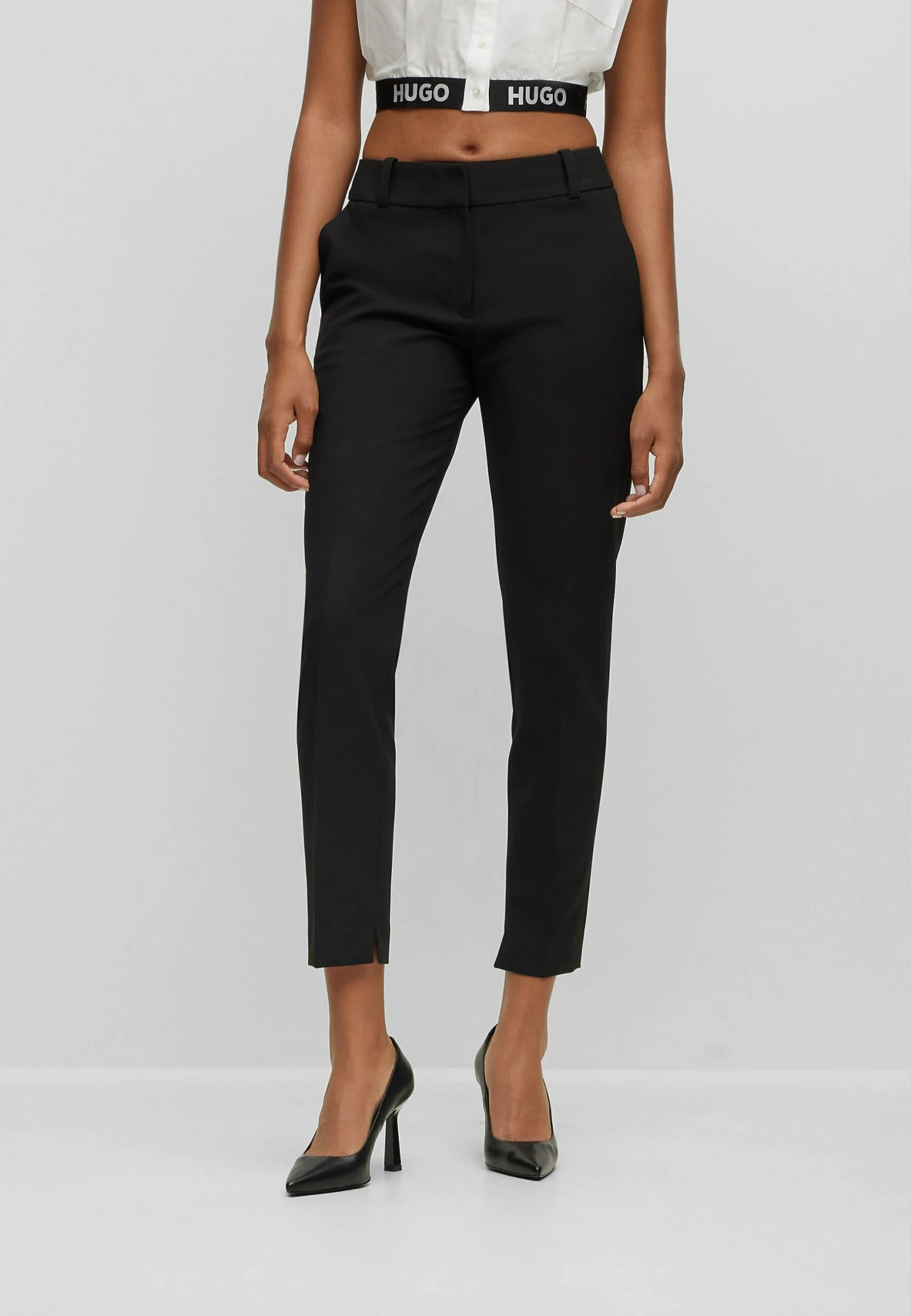 Hugo Hetana - Chino - Black One 1 Hugo Hetana - Chino - Black One